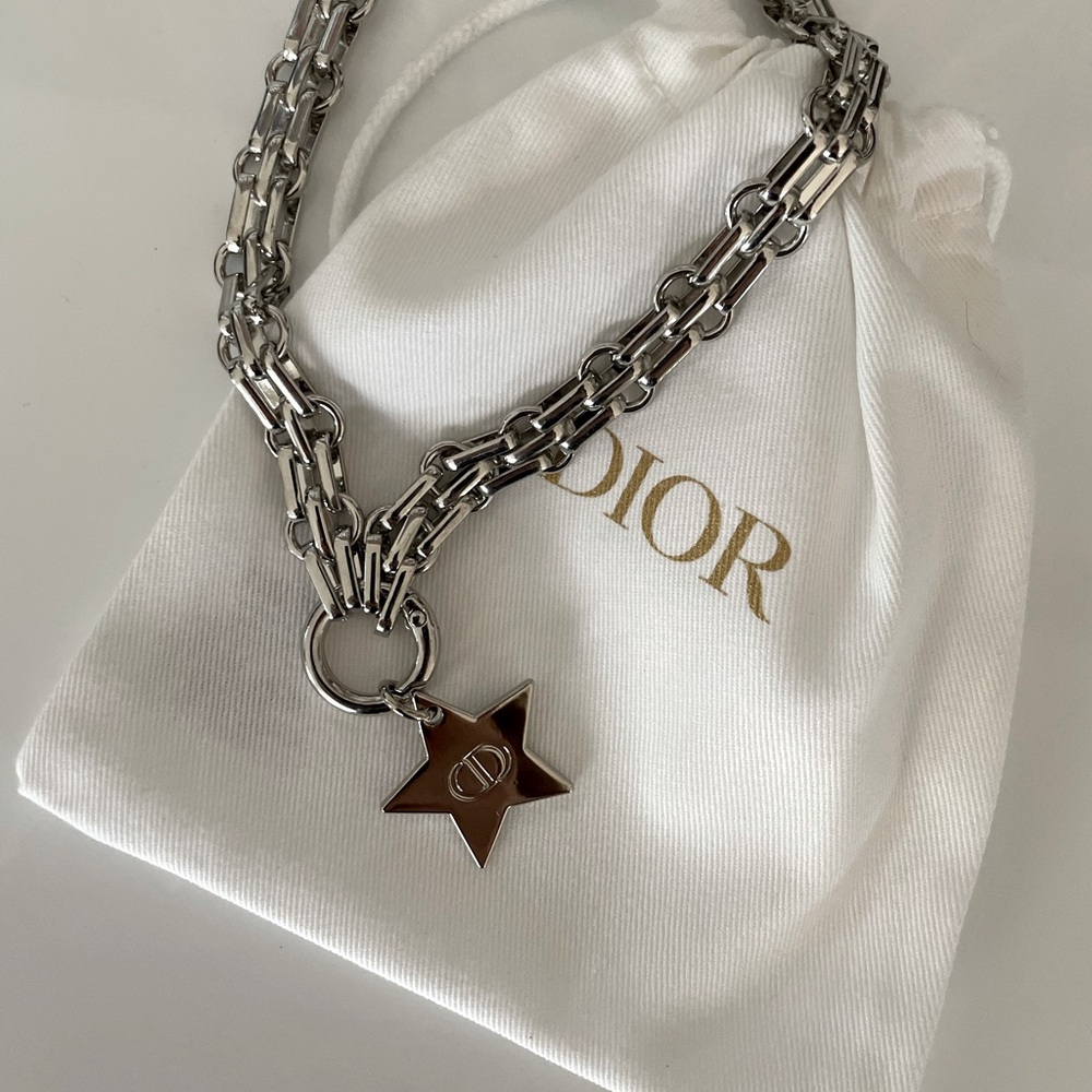 DIOR CD Silver metal Star Pendant Necklace chain - Picture 2 of 5